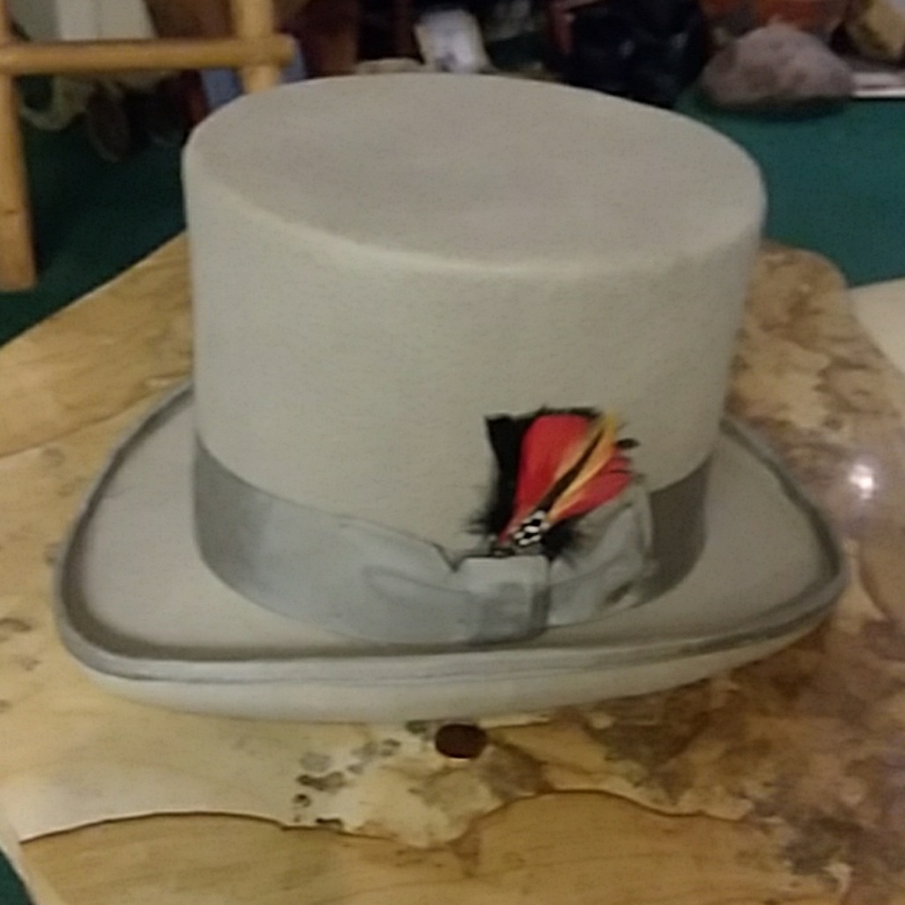 Ferrecci Top Hat